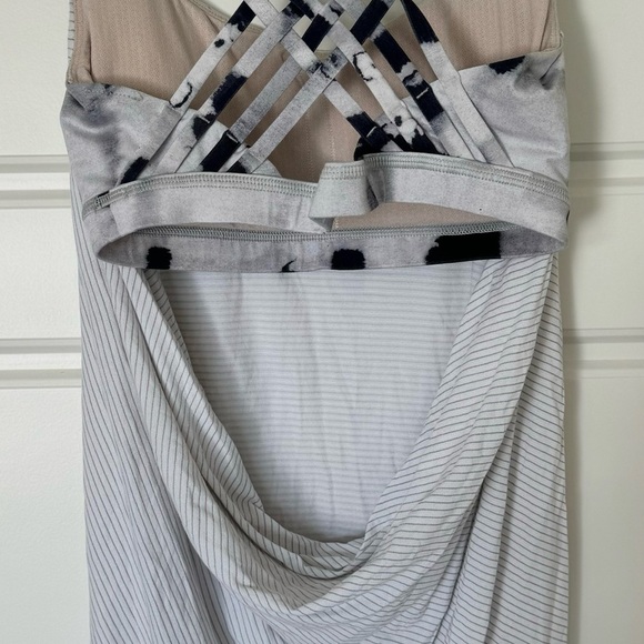 Lululemon Free to‎ be Wild Women's Active Tank Size 4 - Picture 2 of 5